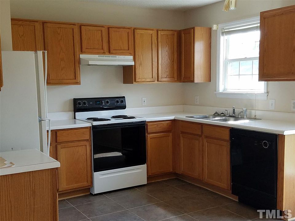 2nd image of 108 Shadow Bend Ln