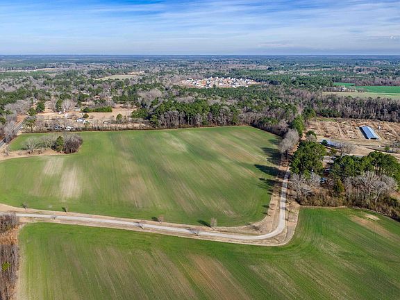 2nd image of 613 Will Lucas Rd