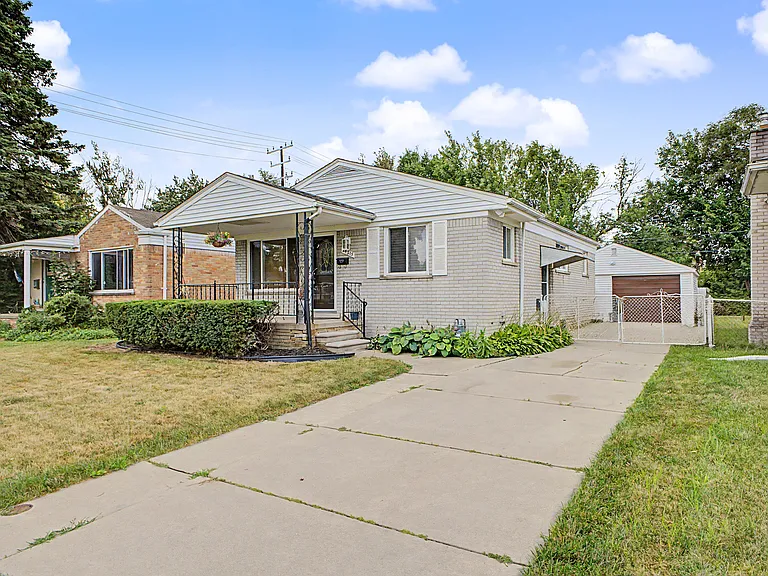 24315 Currier St — Photo 1