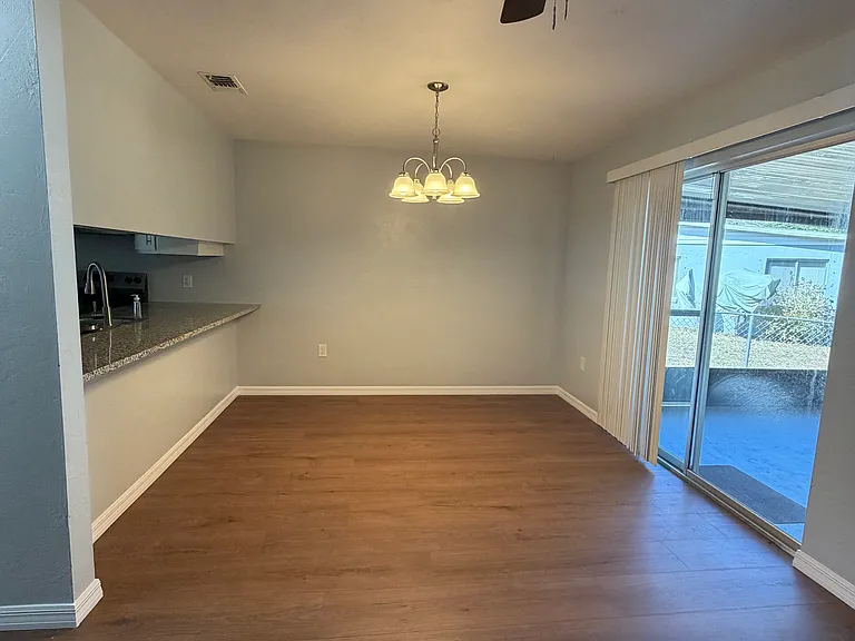 1015 Marlboro Dr — Photo 5