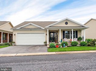 13 Winding Dr, Gettysburg, PA 17325