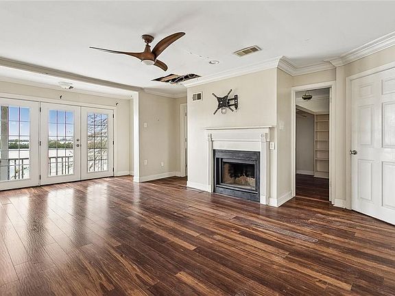 4th image of 10 Place Lafitte