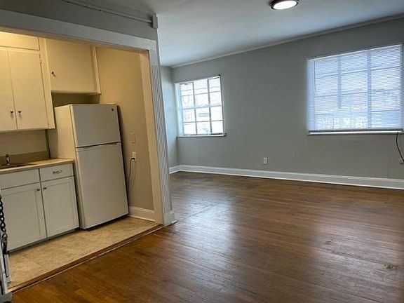 3rd image of 400 S Ashland Ave #3
