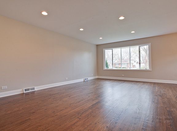 4th image of 832 S Cleveland Ave