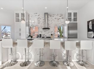 111 Mill St #PENTHOUSE, Greenwich, CT 06830