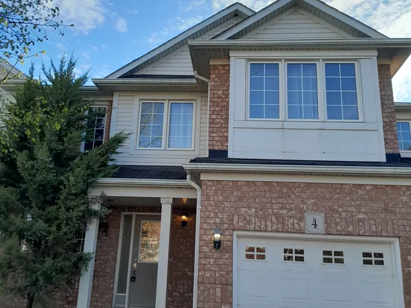 71 Garth Massey Dr #4, Cambridge, ON N1T 2G8