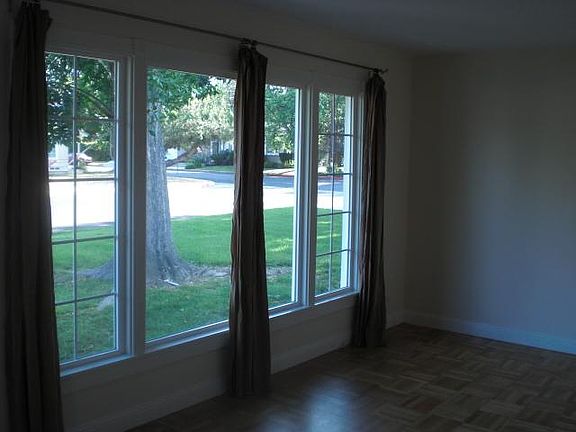 5th image of 22555 Berdon St