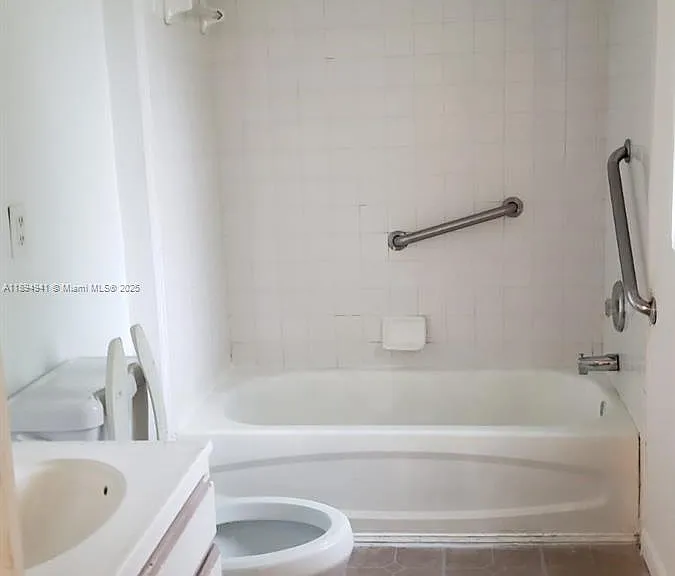 1517 Logan St — Photo 17