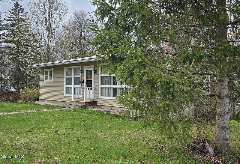 2nd image of 105 E 6th Avenue