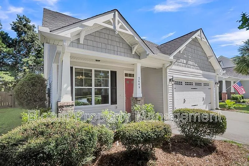 3 bed, 2.5 bath, 2200 sqft, $3,700 — Photo 2