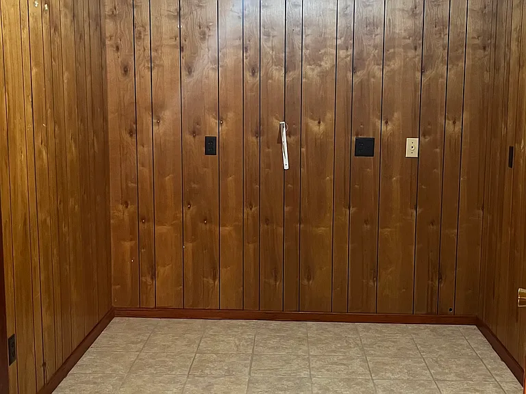 911 N Shireview Cir — Photo 13