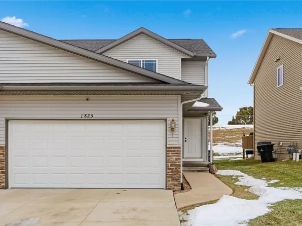 1825 Rosehill Dr SW, Cedar Rapids, IA 52404