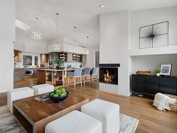 4th image of 41 Sawbuck Rd