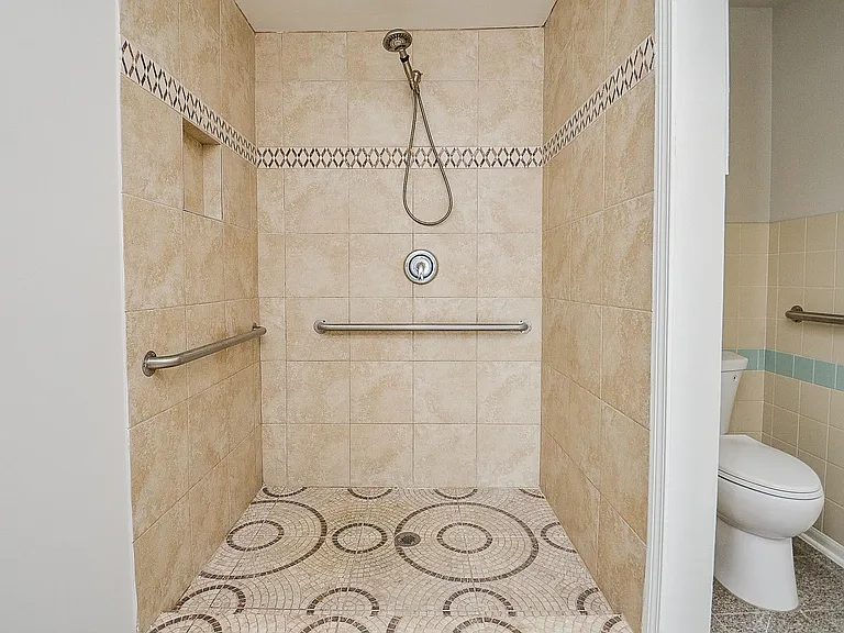 13410 Cricklewood Creek Ln — Photo 16