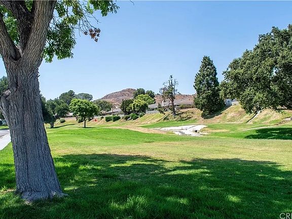 4th image of 19724 Avenue Of The Oaks
