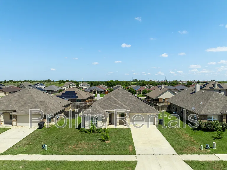 6117 Verde Dr — Photo 5