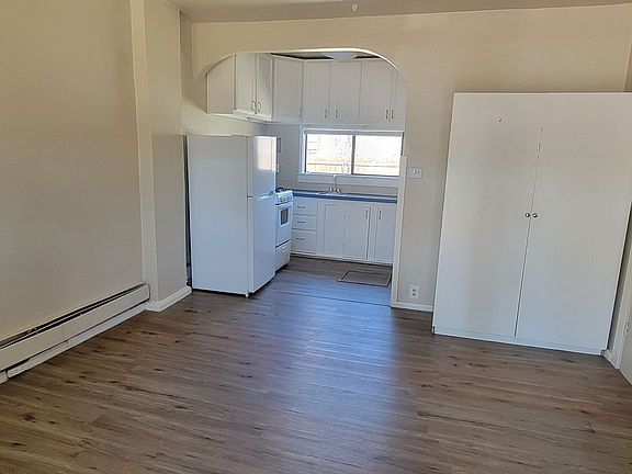 3rd image of 835 Bridge St #4