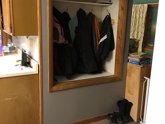 Coat closet