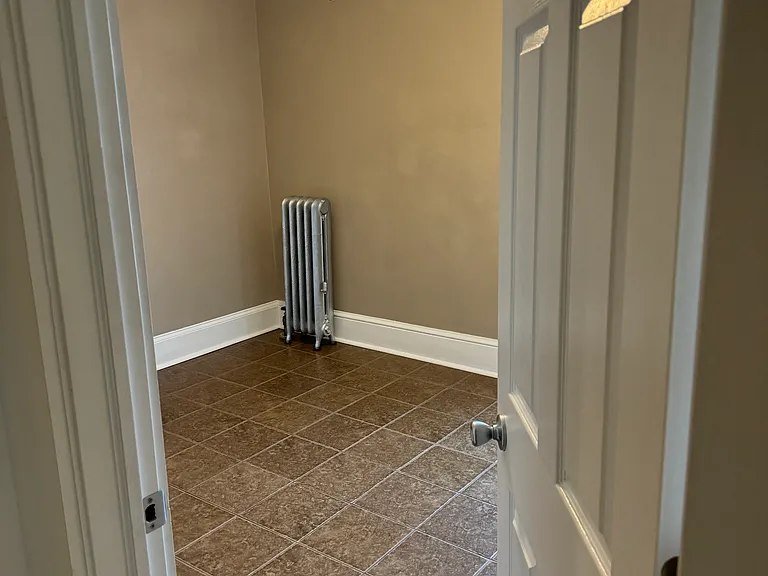 40 Stevens St #4 — Photo 4