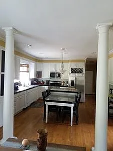 Building Photo - 1901 Greenbrier Cir