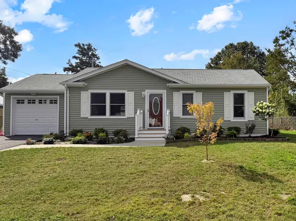 1003 E Panama Ct, Forked River, NJ 08731