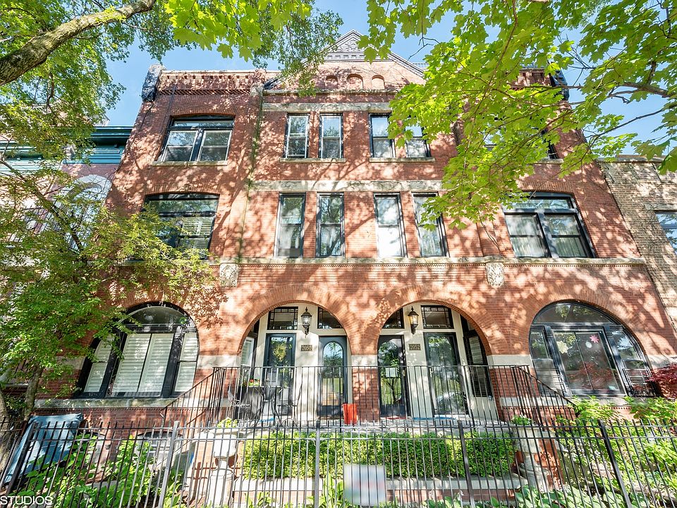 1st image of 2050 N Burling St #3