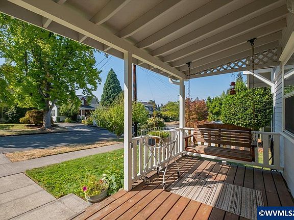 3rd image of 2370 Cottage St SE