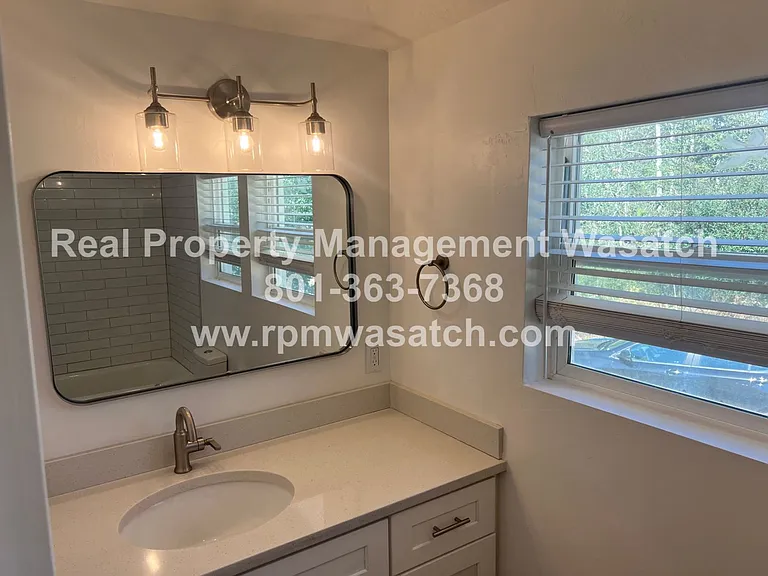1388 Country Ln — Photo 28