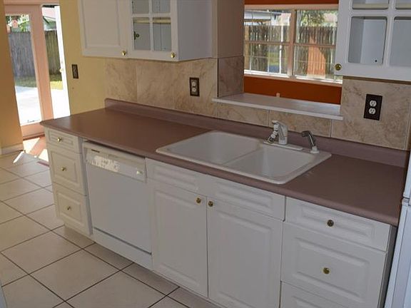 4th image of 2027 Fredricksburg Pl