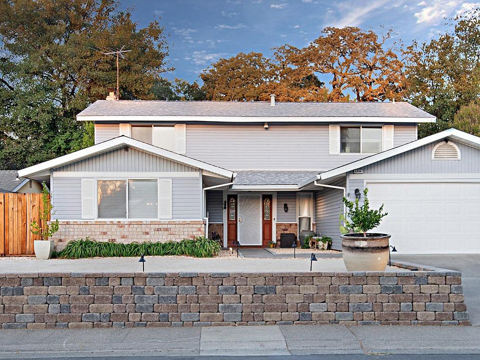1st image of 4704 Selkirk Way