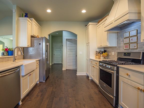 3rd image of 4746 W Canyon Run Dr