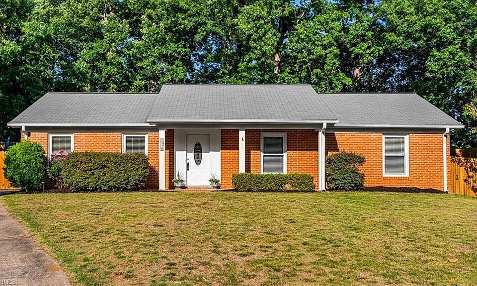 1st image of 1928 Middlewood Ct