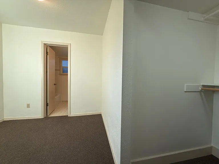 320 E Indiana Ave #B — Photo 7