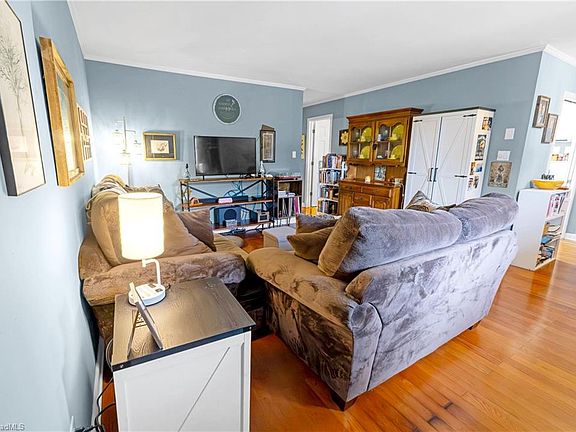 3rd image of 1707 N Main St APT C4