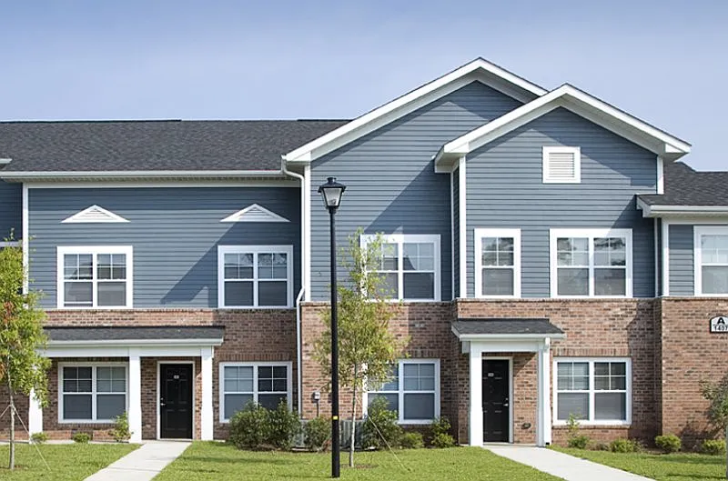 Bay Pointe I — Photo 2