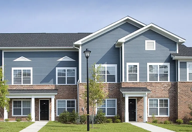 Bay Pointe I — Photo 3