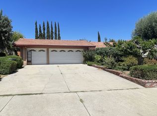 15574 Sorbonne St, Sylmar, CA 91342