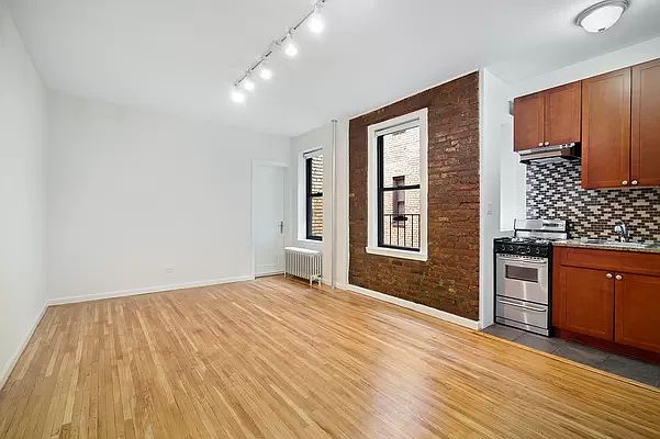 1st image of 225 W 23rd St APT 5F