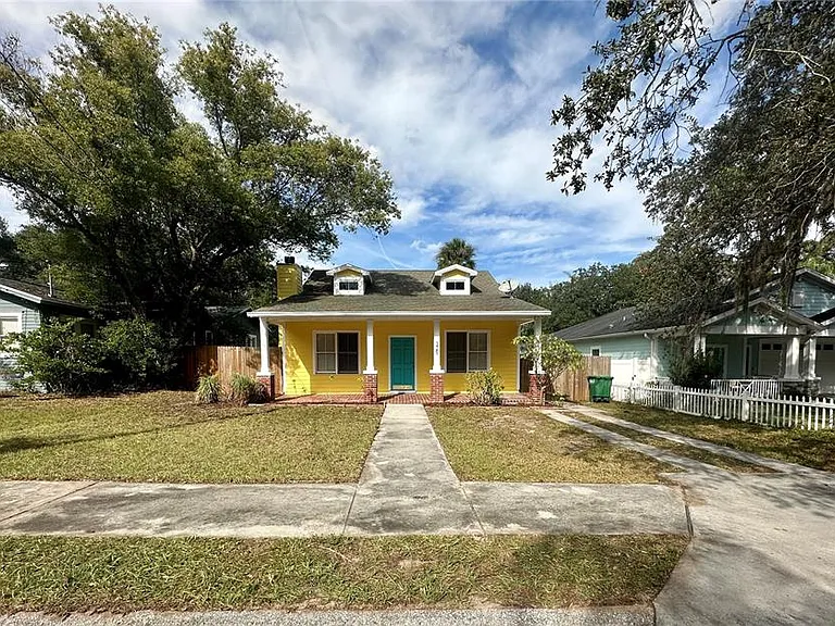 325 W Jean St — Photo 1