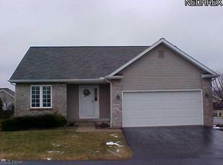23 Danbury Ct NW, Warren, OH 44481