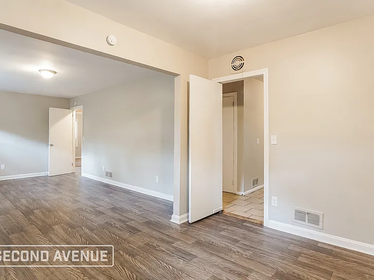 9725 Red Lane Dr — Photo 8