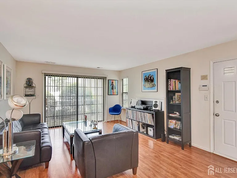 54 Lear Ct — Photo 3