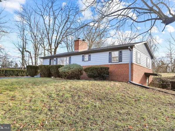 55 Fulks Ter, Martinsburg, WV 25405