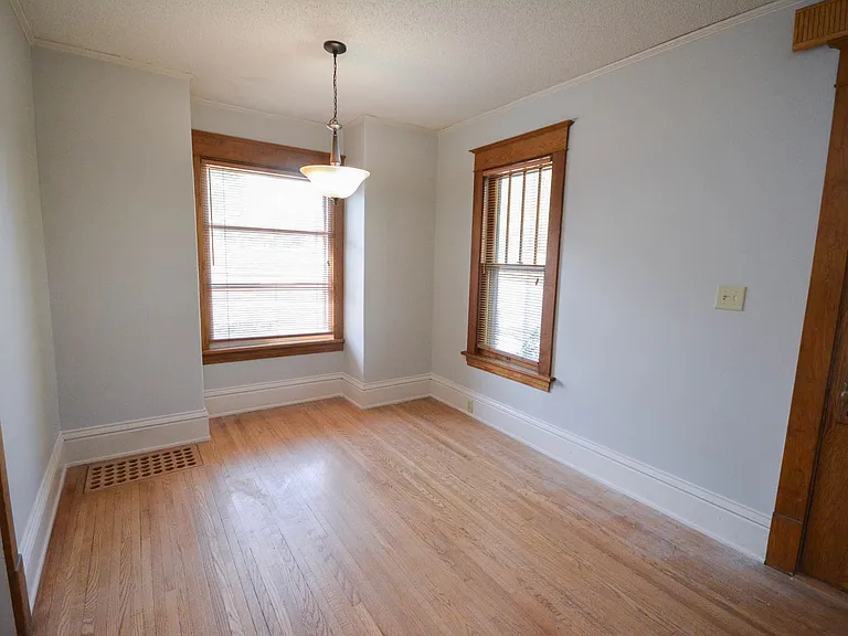 538 14th Ave SW — Photo 5