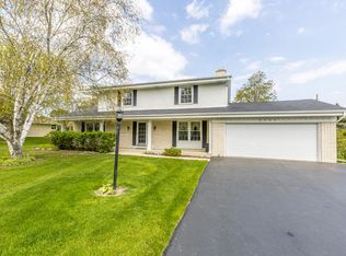 4580 Parkhurst Dr, Brookfield, WI 53045