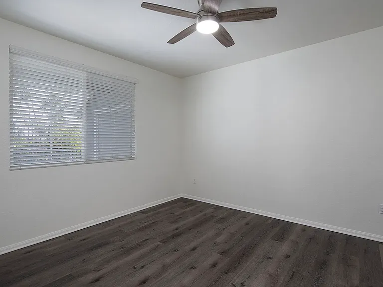 Creek View Condominiums — Photo 27