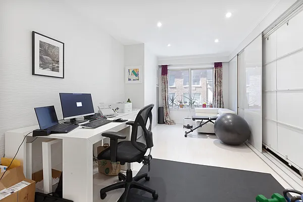 Rented by R New York | media 32