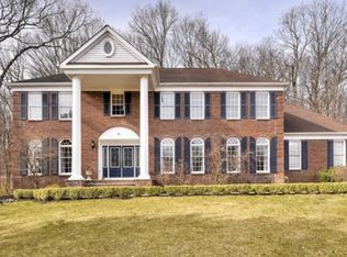 31 S Glen Rd, Kinnelon, NJ 07405