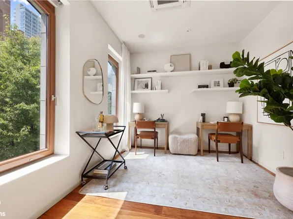 251 East 61st Street image 21 of 35