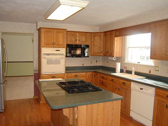 4th image of 4057 Briarwood Dr